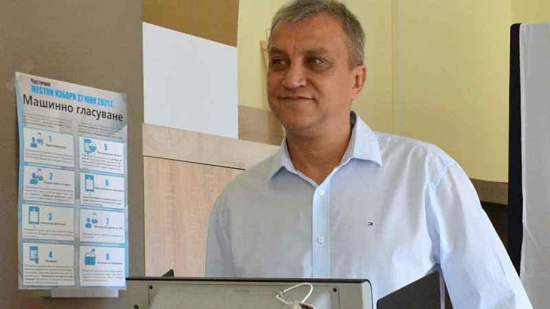 Започна се: Първият кмет на Слави Трифонов с люта закана