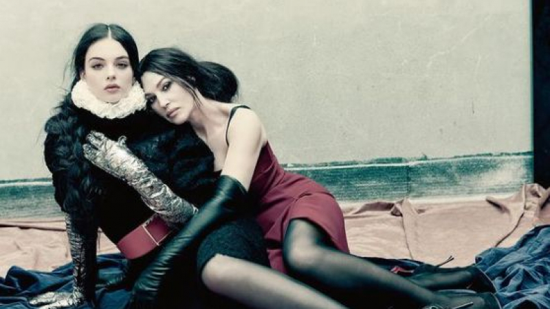 Моника Белучи и красивата й щерка изгряха на корицата на Vogue СНИМКИ 