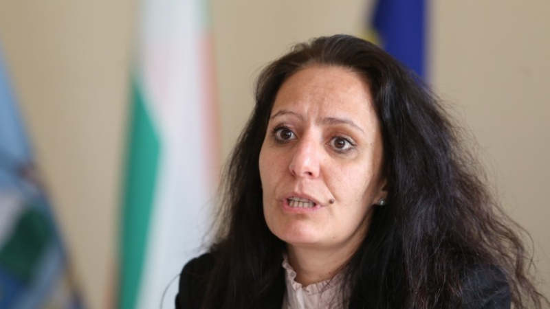 Нов скандал се завихри около кметицата на ДБ Росина Станиславова