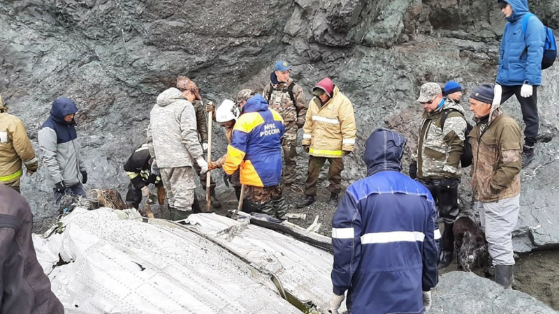 Откриха още 19 трупа след самолетната катастрофа в Камчатка СНИМКИ