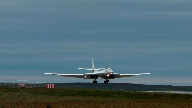 Страховито ВИДЕО на руските бомбардировачи "Ту-160" и "Ту-95" в Арктика 