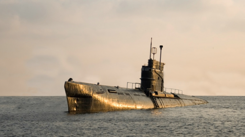 Руска подводница следяла британски самолетоносач