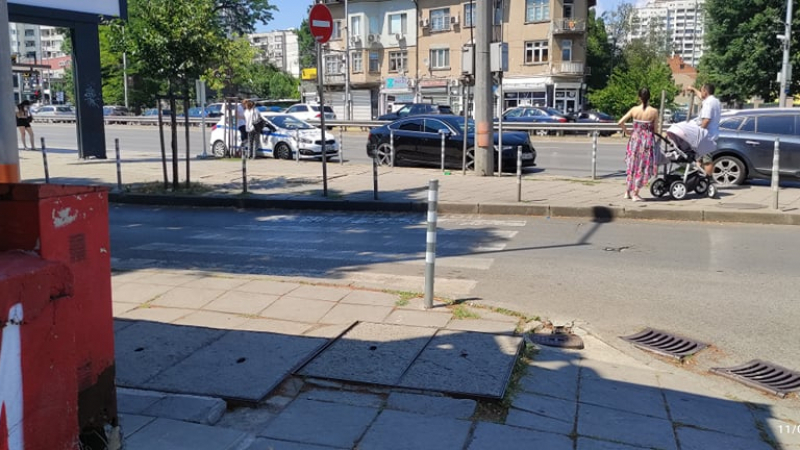 Катастрофа на ключово кръстовище в София, в едната кола има бебе СНИМКИ 