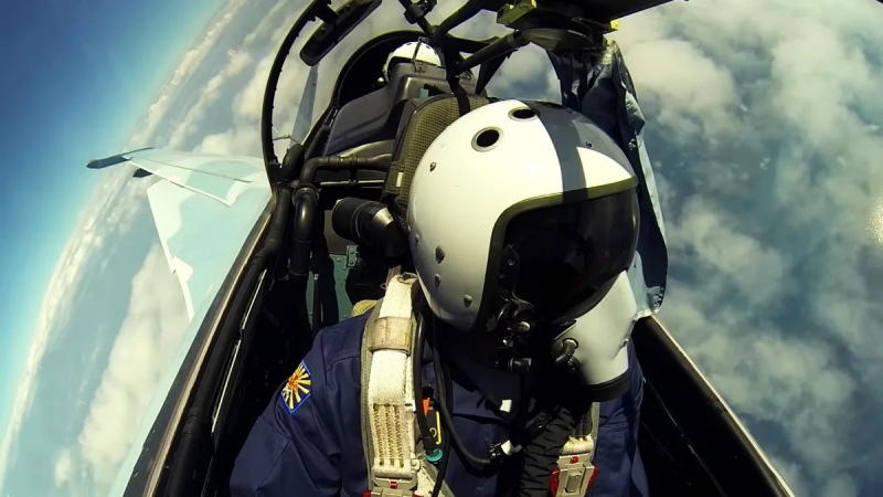 Психолог спря от полети италиански пилот на F-35A след страшно премеждие с руски Су-30SM СНИМКИ