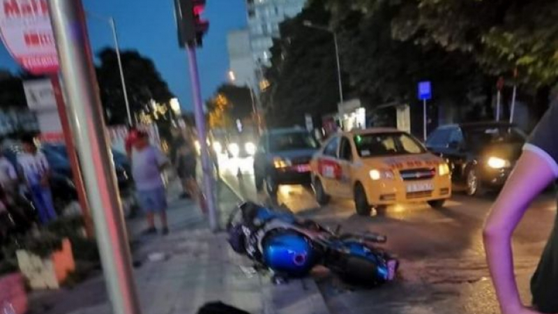 Близките на потрошения във Варна млад моторист потънаха в скръб 