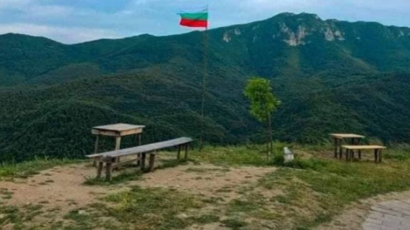 Скандално: Оскверниха специално място в Родопите СНИМКИ 