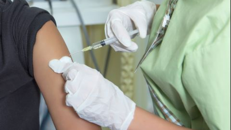 Гърция започва ваксинация на деца между 12 и 15 години