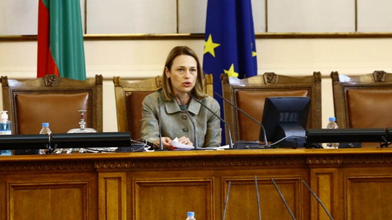 Изненада: Ива Митева се връща в парламента, началник ще й бъде... 