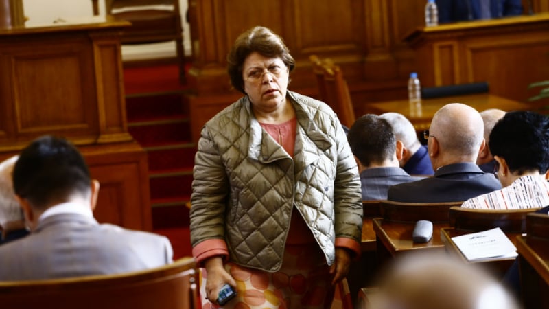 Дончева и Станев - модните икони на 46-и парламент! Боя се, призна Колтуклиева