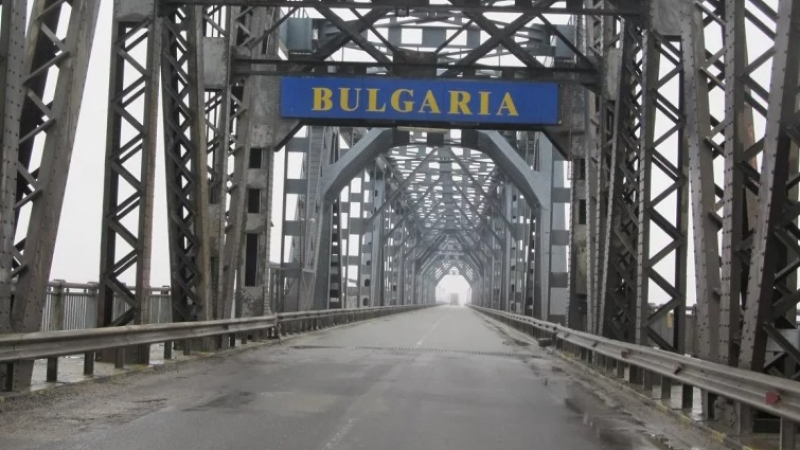 Изненадват неприятно влизащите през "Дунав мост"
