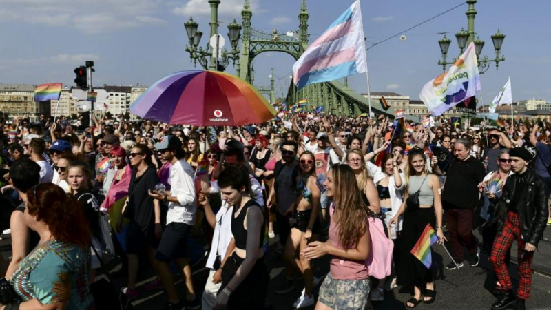 Гейовете и лесбийките пак подпалиха страстите между Унгария и ЕС