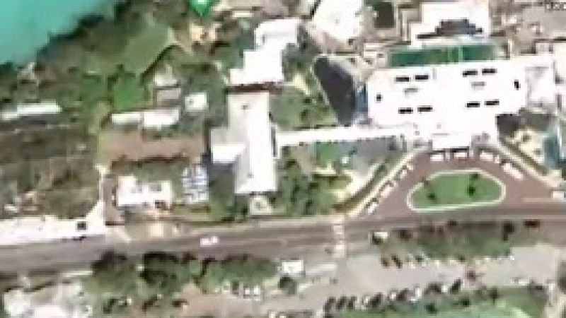 Нашенец видя нещо шокиращо в небето, използвайки Google Earth ВИДЕО
