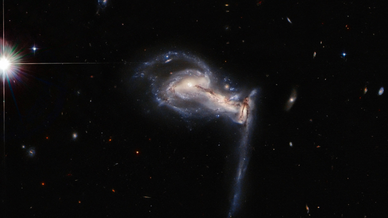 Учени уловиха епична космическа "борба" на три галактики 