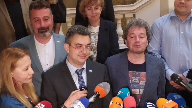 Пламен Николов представи официално министрите на ИТН ВИДЕО