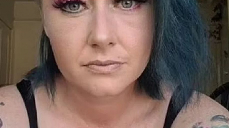 Жена смени цвета на косата си и преживя най-страшния кошмар  