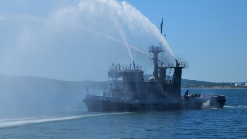 Голяма трагедия в Черно море! Млад моряк изчезна, търсят го с хеликоптер
