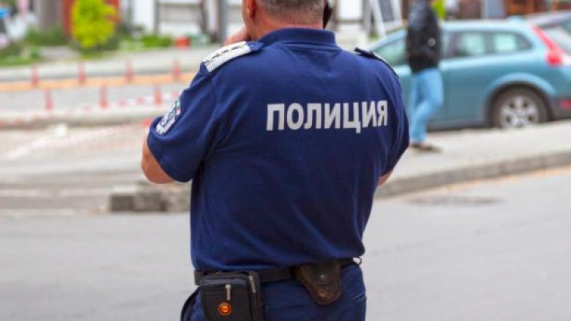 Полицай откри стрелба в центъра на Долна Оряховица заради...