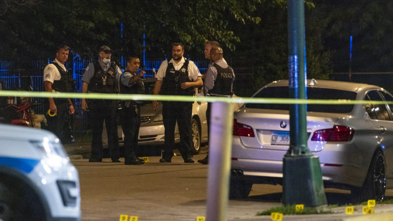 Убиха 29-г. полицайка, родила преди 2 месеца, при престрелки с 11 трупа в Чикаго