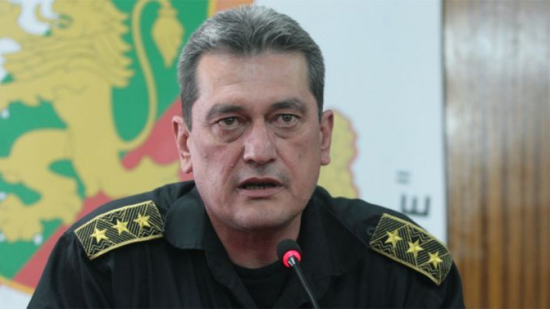 Главен комисар Николов с последни новини за пожарите в страната