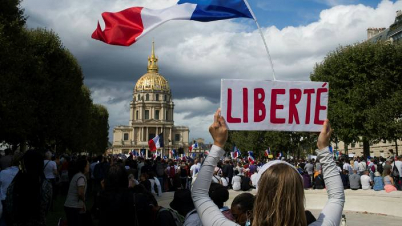 Пореден уикенд протести в Париж ВИДЕО