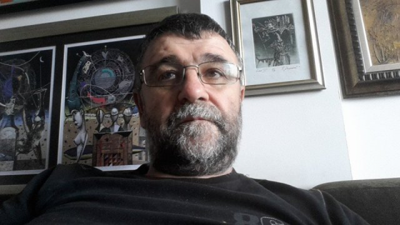 Писателят Христо Стоянов претърпя катастрофа с жена си и внука си