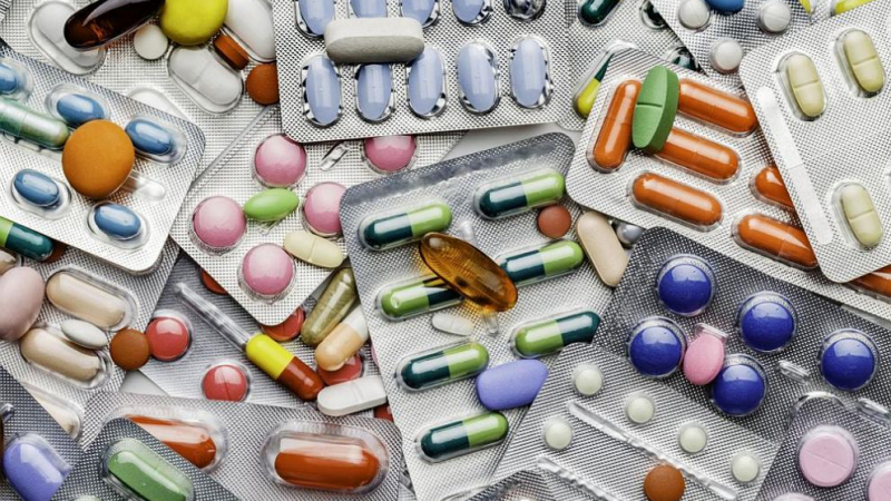 Здравното министерство прави поръчка на лекарства срещу COVID-19
