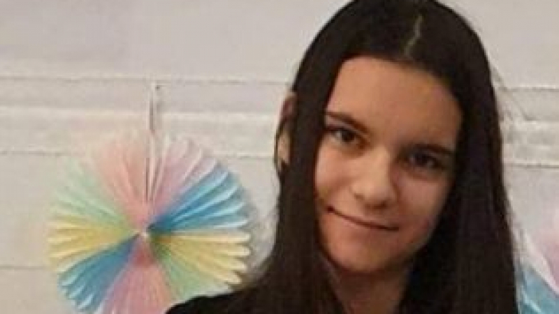 14-г. Ани изчезна посред бял ден в Слънчев бряг СНИМКА 