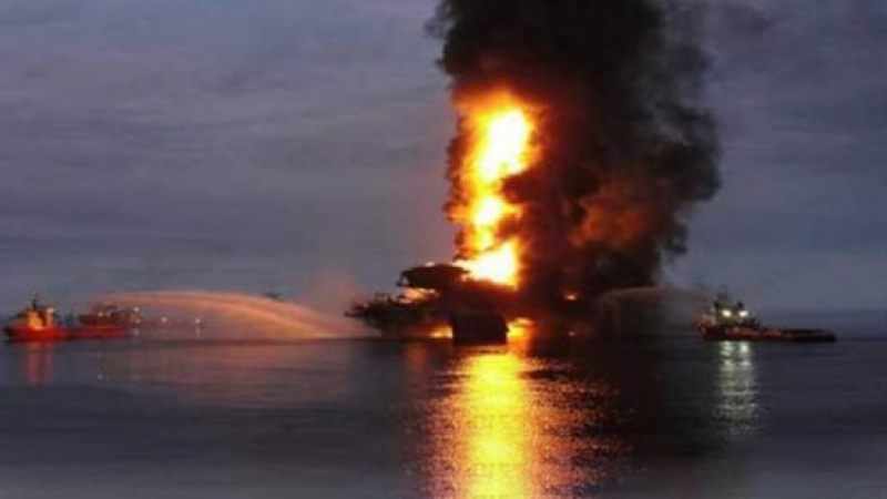 Мощен взрив разтърси Мексиканския залив ВИДЕО