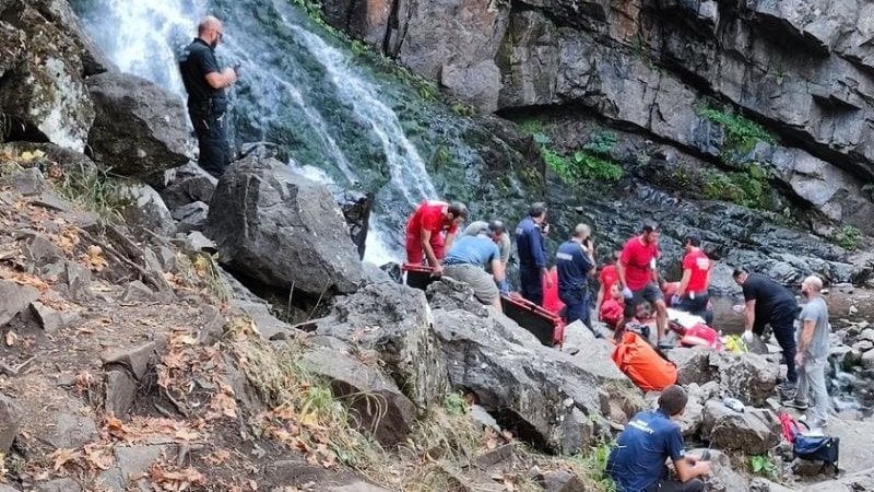 Очевидец разкри шокиращи подробности за инцидента с починалия турист на Боянския водопад 
