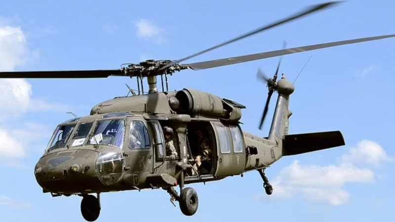 Талибаните похитиха US хеликоптер Blackhawk, показаха с ВИДЕО какво направиха с него