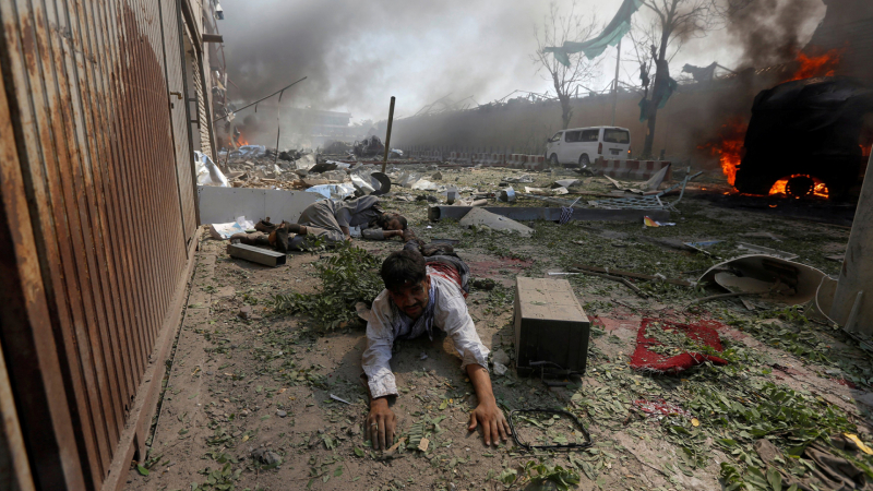 След касапницата в Кабул: „Навсякъде хвърчаха тела“, задава се жестоко отмъщение 