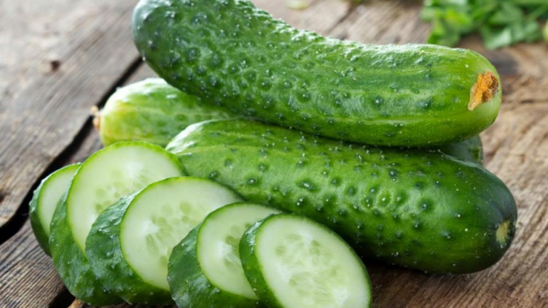 Диетолози обясниха защо трябва да ядете краставици всеки ден