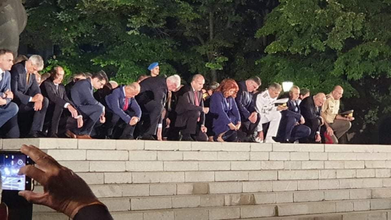 Пловдивчани скандират към президента: Обединение ВИДЕО