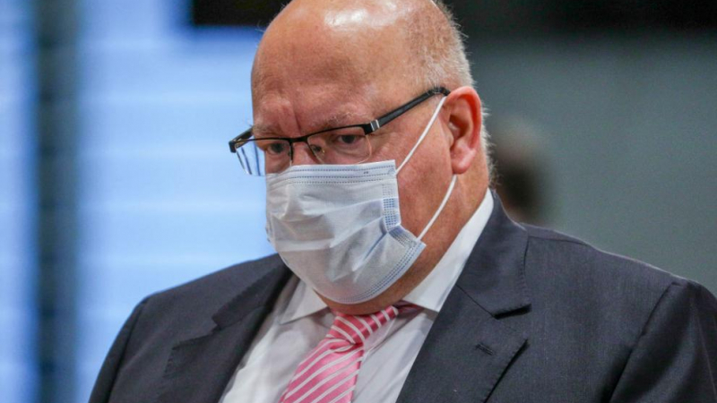 Германският министър на икономиката откаран спешно в болница