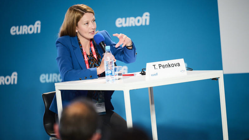 Евродепутатът Цветелина Пенкова коментира дигиталната трансформация във финансовия сектор на международната конференция EUROFI