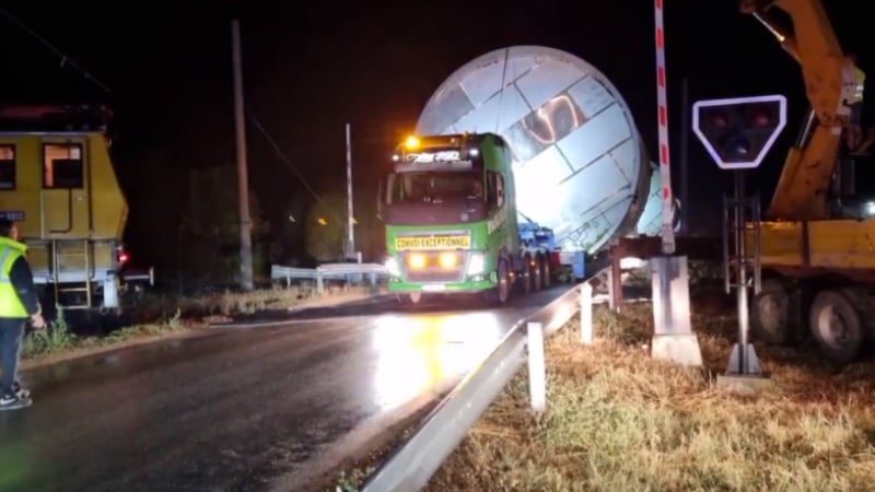 Камиони чудовища минават край Пловдив, селата - пак без ток СНИМКА