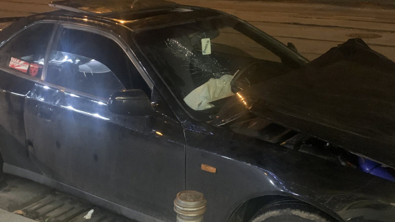 Дете излетя през прозореца на кола при катастрофа в столицата СНИМКИ