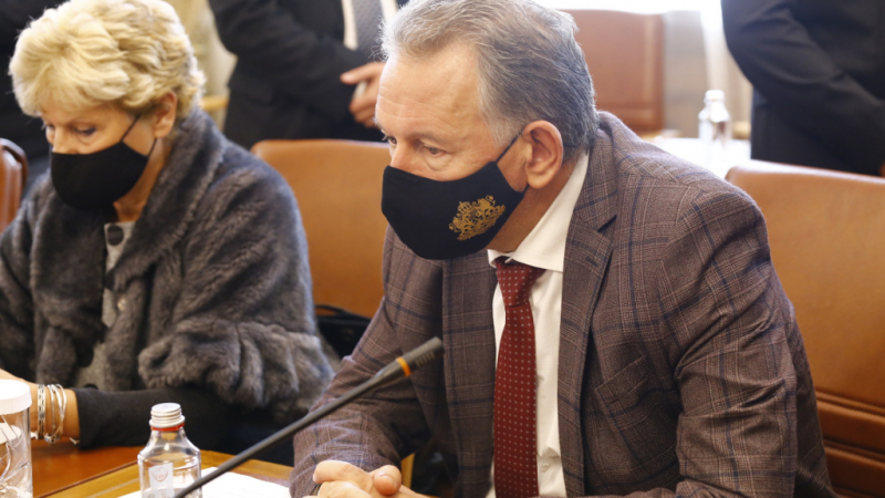 БСП скочи на Кацаров заради зеления сертификат, настоява за оставката му