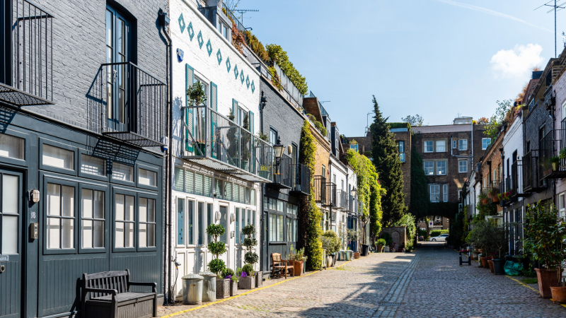 Най-красивата улица в Лондон – къщите тук струват милиони 