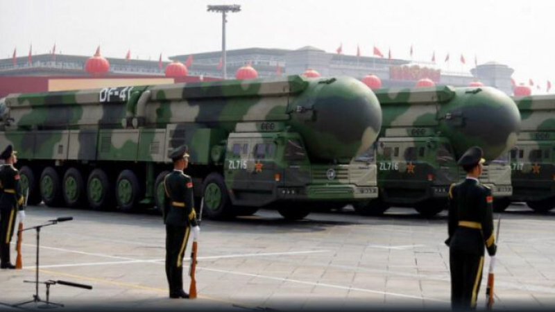 Става опасно: В Китай призоваха за готовност за ядрен удар срещу САЩ