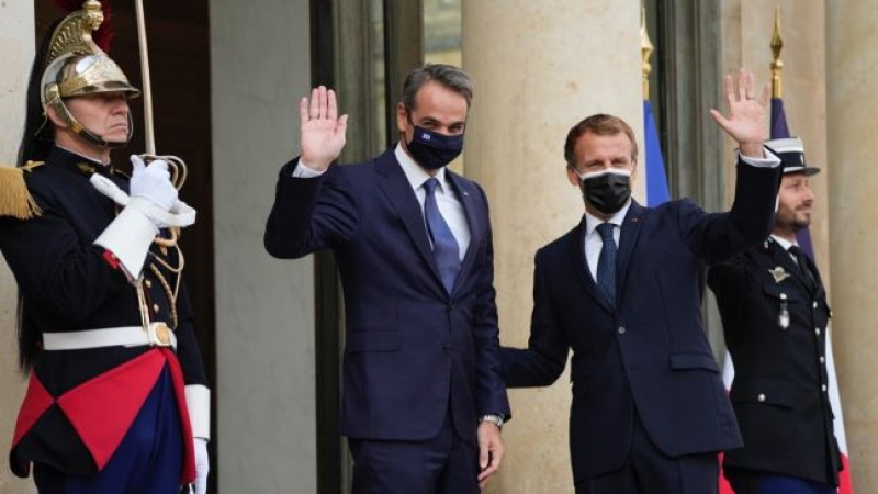 Гърция и Франция сключиха историческо споразумение за отбрана