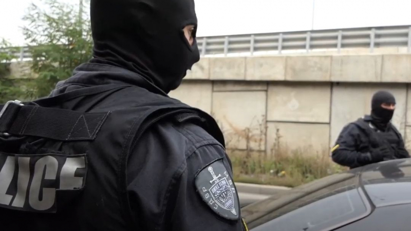 Зрелищно ВИДЕО с разбити коли при ареста на бандата за обири и грабежи в София