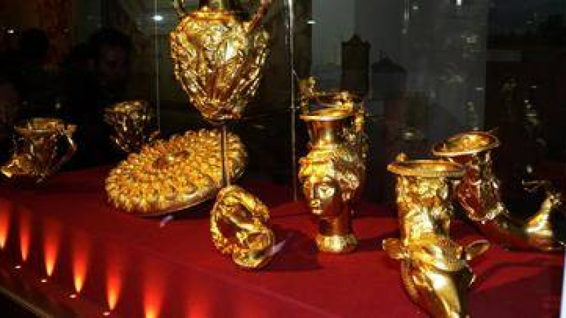 Митницата в Дубай пусна репликите на Панагюрското и Варненското златни съкровища