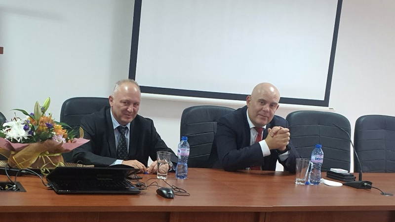 Гешев проведе работна среща с прокурори и следователи от Апелативен район-Варна