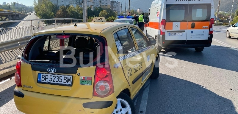 Най-известният таксиджия във Враца катастрофира лошо СНИМКИ