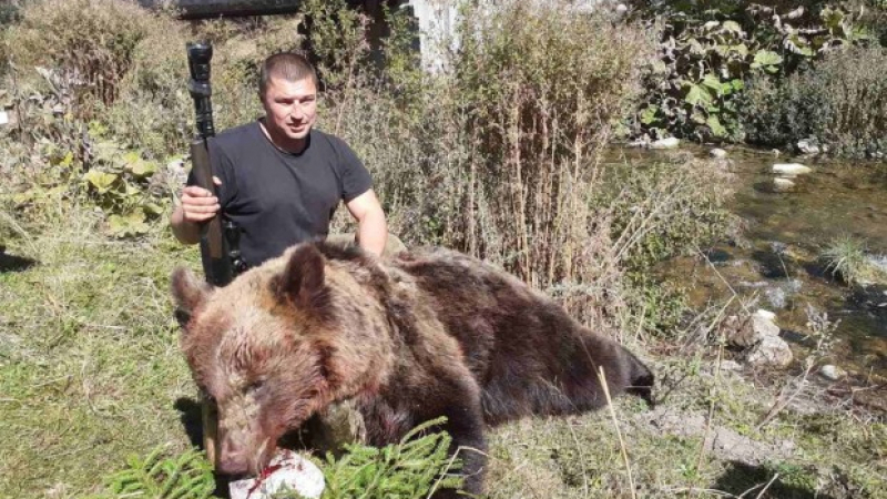 Скандал в Родопите! Инж. Малковски застреля мечка и обяви: Аз съм професионален убиец, а не гей, веган или зелен