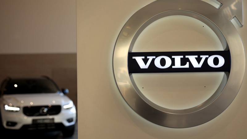 Volvo изтегля над 460 000 коли по целия свят заради дефект