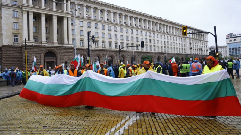 След пожарникарите ето кой още излиза на протест срещу властта