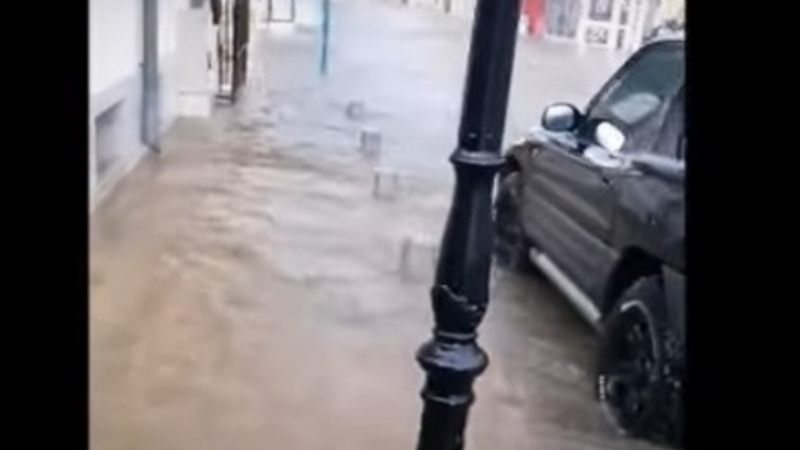 Страховита буря удави Созопол, курортът е под вода ВИДЕО