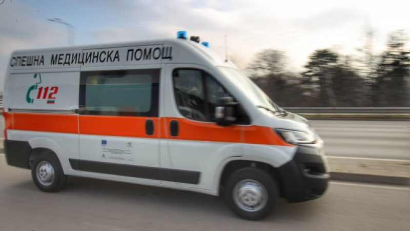 Извънредно: Челен сблъсък между автобус и тир край Силистра, има ранени